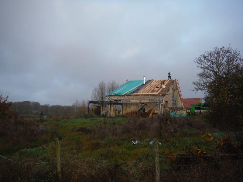 Surchevronnage et couverture à Saint Aubin Le Cloud (79)